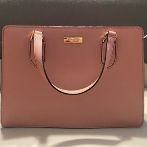 Kate spade purse for sale! In great condition, very well taken care of.